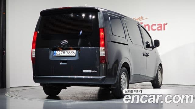 Hyundai Staria 2023 — Фото 2/20