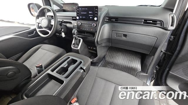 Hyundai Staria 2023 — Фото 7/20