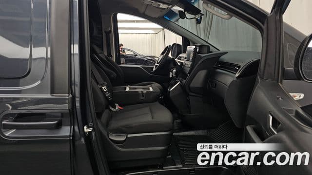 Hyundai Staria 2023 — Фото 11/20