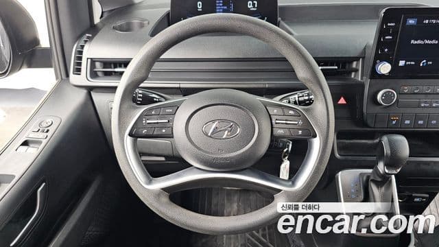 Hyundai Staria 2023 — Фото 13/20