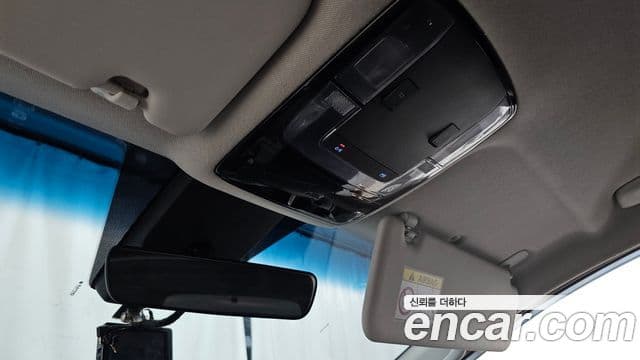 Hyundai Staria 2023 — Фото 17/20
