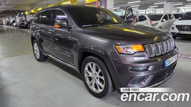 Jeep Grand Cherokee 2021 — Şəkil 17/20