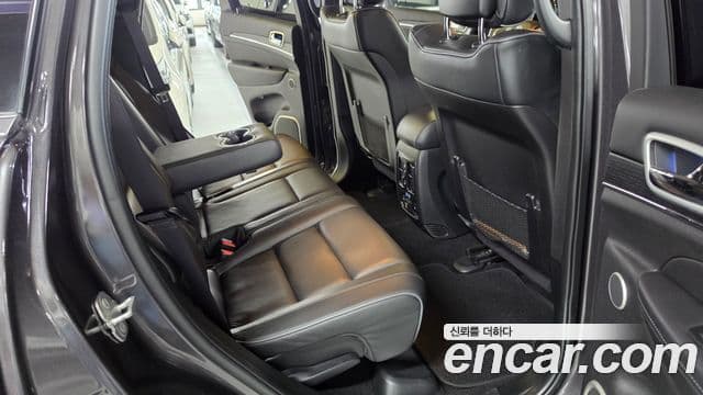 Jeep Grand Cherokee 2021 — Şəkil 15/20
