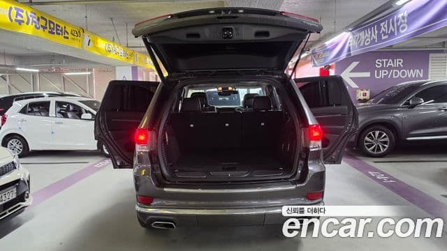Jeep Grand Cherokee 2021 — Şəkil 11/20