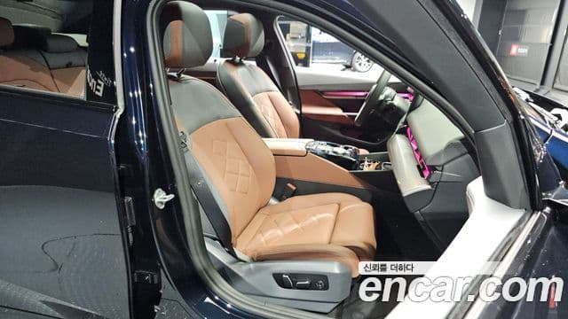 BMW 5 Series 2025 — ფოტო 12/20
