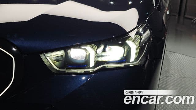 BMW 5 Series 2025 — Photo 8/33