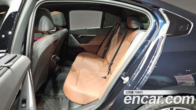 BMW 5 Series 2025 — Photo 14/33