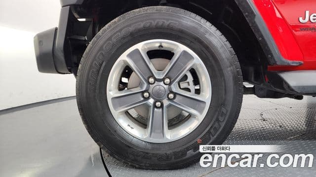 Jeep Wrangler 2018 — ფოტო 5/20