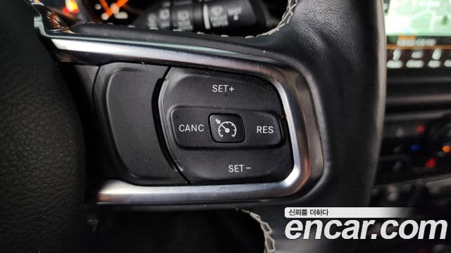 Jeep Wrangler 2018 — ფოტო 16/20