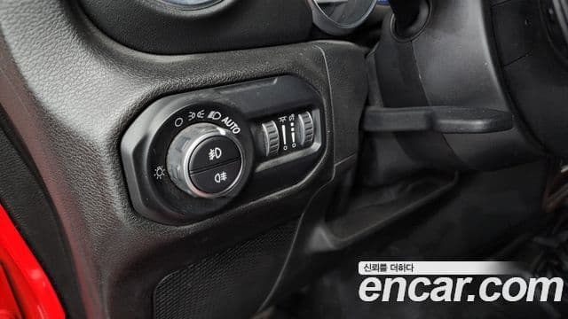 Jeep Wrangler 2018 — ფოტო 19/20
