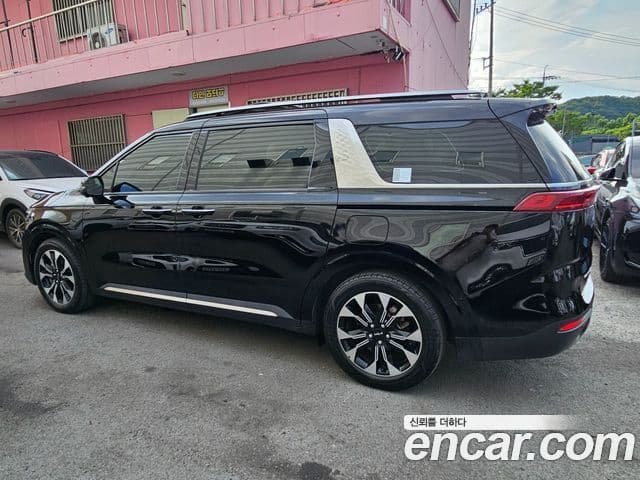 Kia Carnival 2021 — ფოტო 3/20