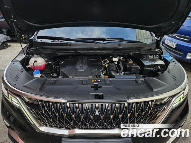 Kia Carnival 2021 — ფოტო 10/20