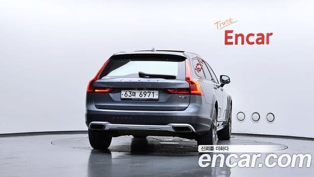 Volvo V90 Cross Country 2018 — ფოტო 4/20