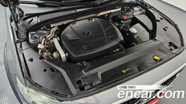 Volvo V90 Cross Country 2018 — ფოტო 6/20