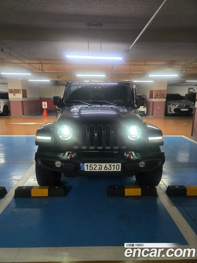Jeep Wrangler 2021 — ფოტო 2/20