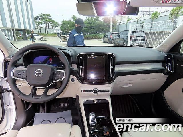Volvo XC40 2022 — Şəkil 6/20