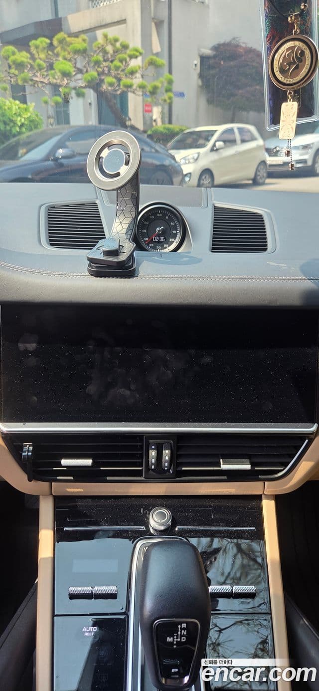 Porsche Cayenne 2022 — Şəkil 8/11