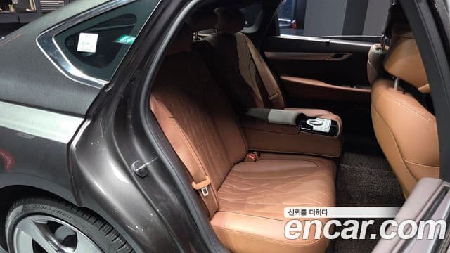 Genesis Electrified G80 2022 — Şəkil 12/20