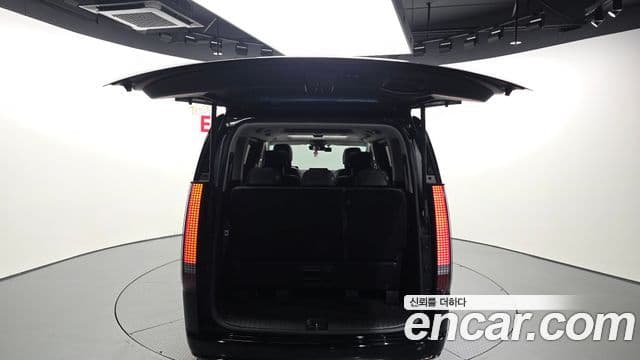 Hyundai Staria 2021 — фото 20 из 20
