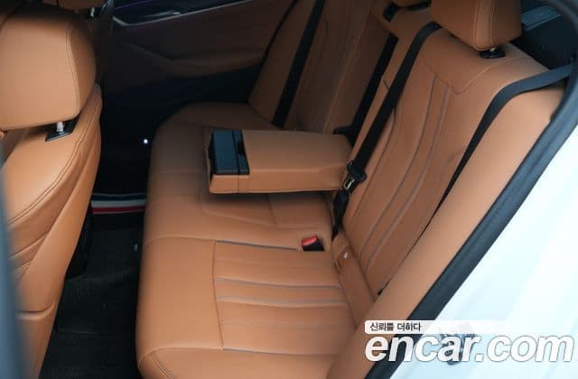 BMW 5 Series 2022 — Şəkil 5/11