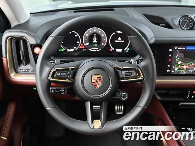 Porsche Cayenne 2025 — ფოტო 13/20