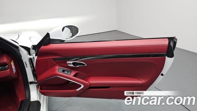 Porsche 718 Boxster 2019 — Şəkil 27/32