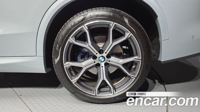 BMW X5 2025 — Photo 27/34