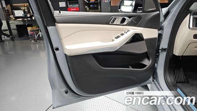 BMW X5 2025 — Photo 23/34