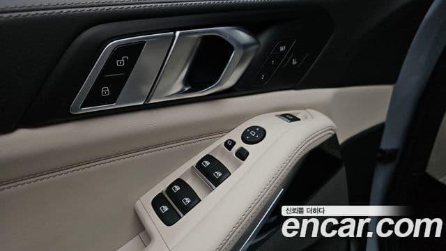 BMW X5 2025 — Photo 9/34
