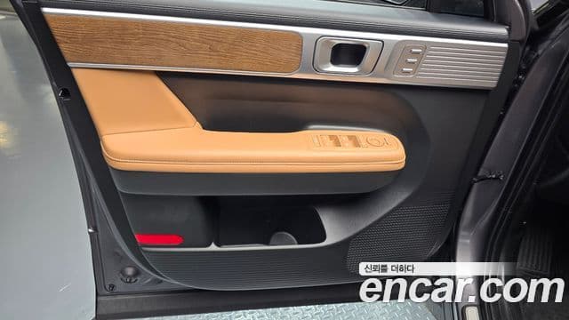 Hyundai Santa Fe 2024 — ფოტო 16/20