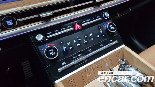 Hyundai Santa Fe 2024 — ფოტო 17/20