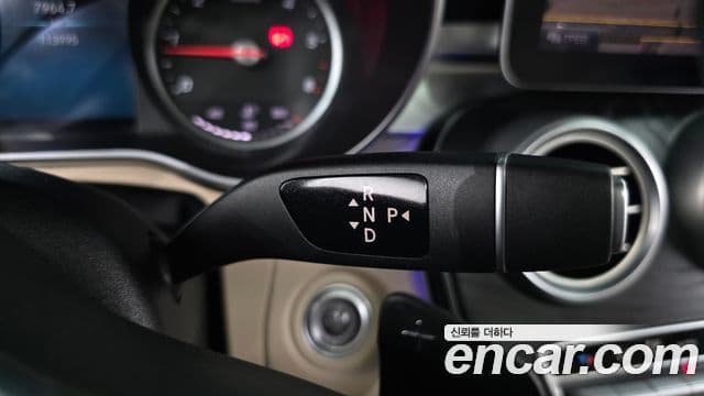 Mercedes-Benz C-Class 2019 — Şəkil 9/20