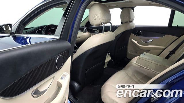 Mercedes-Benz C-Class 2019 — Şəkil 11/20