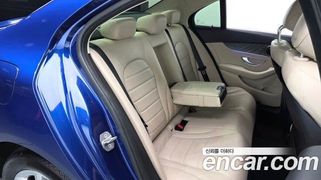Mercedes-Benz C-Class 2019 — Şəkil 12/20