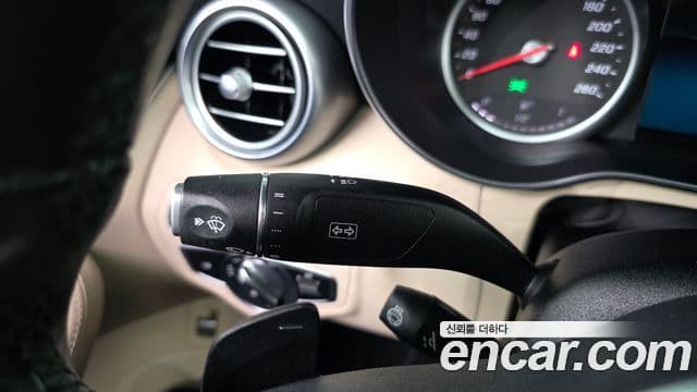 Mercedes-Benz C-Class 2019 — Şəkil 18/20
