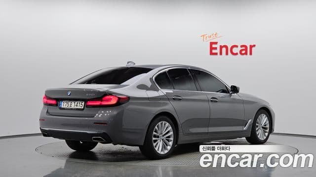 BMW 5 Series 2022 — Şəkil 2/20