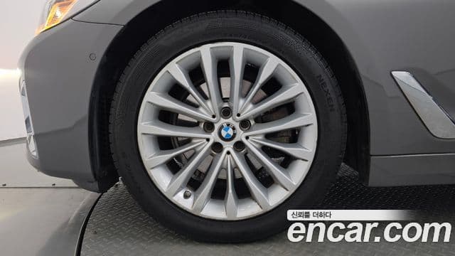 BMW 5 Series 2022 — Şəkil 5/20