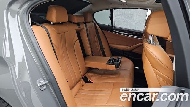 BMW 5 Series 2022 — Şəkil 12/20