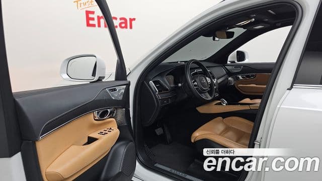 Volvo XC90 2022 — Şəkil 10/20