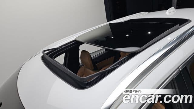 Volvo XC90 2022 — Photo 32/35