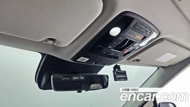 Kia Carnival 2023 — ფოტო 15/20
