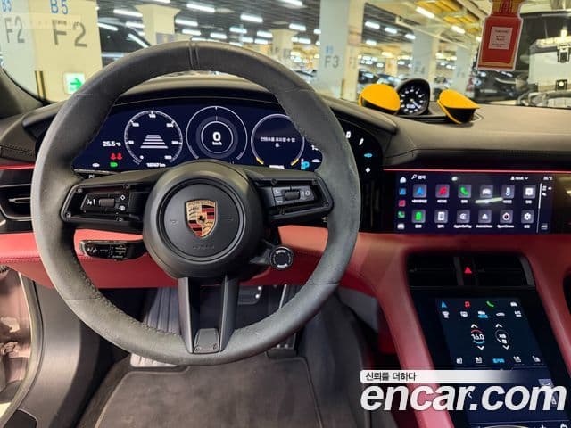 Porsche Taycan 2022 — Şəkil 8/20