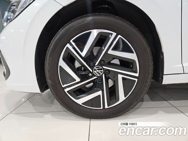 Volkswagen Jetta 2023 — Фото 4/20