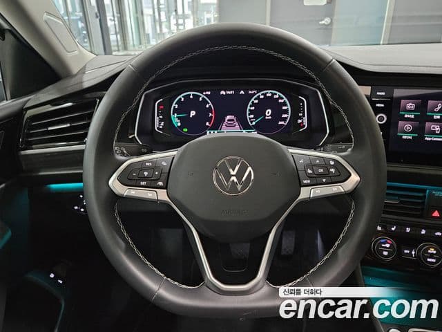 Volkswagen Jetta 2023 — Фото 14/20