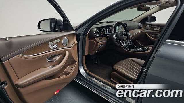 Mercedes-Benz E-Class 2019 — ფოტო 10/20