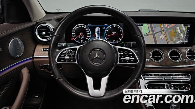 Mercedes-Benz E-Class 2019 — ფოტო 12/20