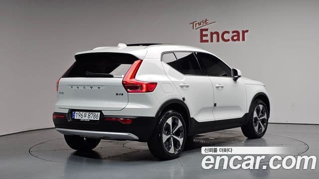 Volvo XC40 2024 — ფოტო 2/20