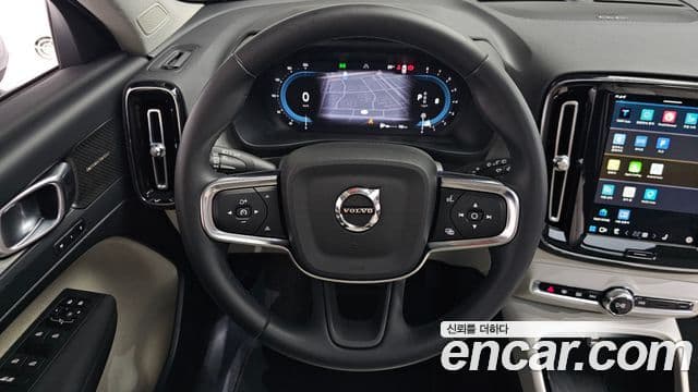 Volvo XC40 2024 — ფოტო 13/20