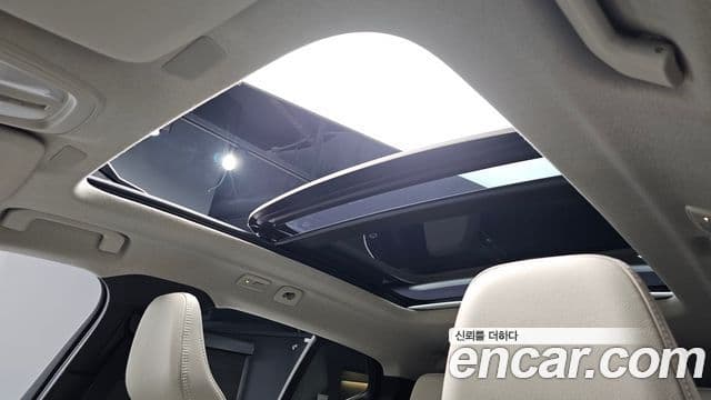 Volvo XC40 2024 — ფოტო 18/20