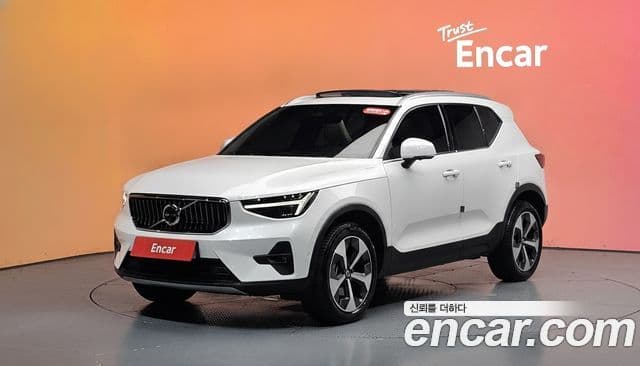 Volvo XC40 2024 — ფოტო 1/20